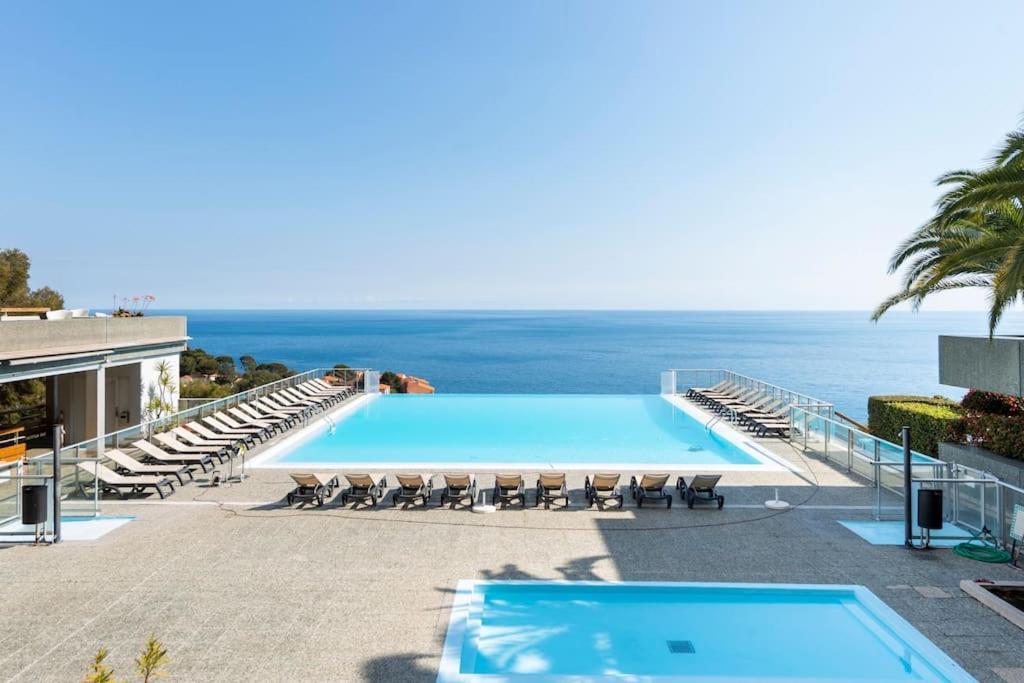 Vue Incroyable Aux Portes De Monaco